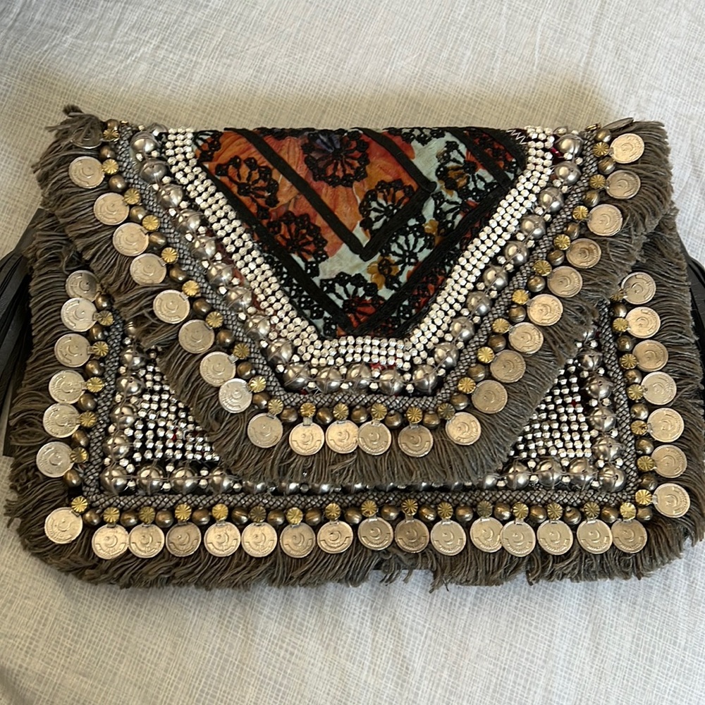 Gorgeous bohemian clutch from Vipul Shah